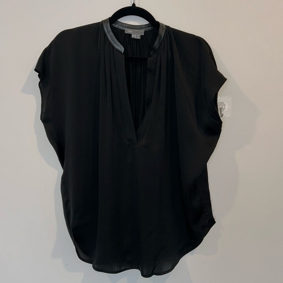 Vince Leather Trim Placket Silk Cap Sleeve Top Black - Picture 2 of 8